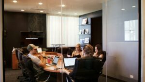 Formation charte IA entreprise pour cadrer les usages professionnels de l’intelligence artificielle